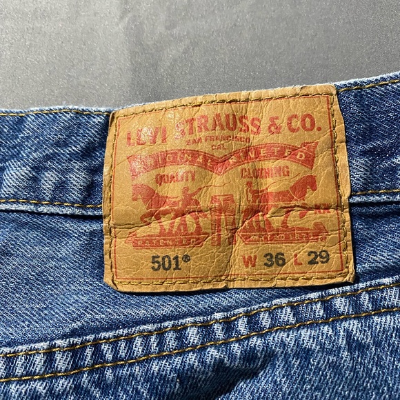Levi's Men's Straight Jeans in Distressed Blue - Picture 11 of 12